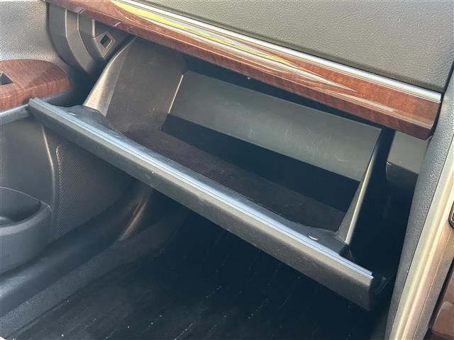 マークX 250G Fパッケージ 純正ナビ フルセグTV Bluetooth ビルトインETC 純正アルミホイール付スタッドレス車載 バックカメラ オートライト 純正フロアマット 横滑り防止機能 電動格納ミラー ドアバイザー(23枚目)