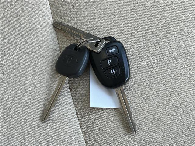 マークX 250G Fパッケージ 純正ナビ フルセグTV Bluetooth ビルトインETC 純正アルミホイール付スタッドレス車載 バックカメラ オートライト 純正フロアマット 横滑り防止機能 電動格納ミラー ドアバイザー(24枚目)