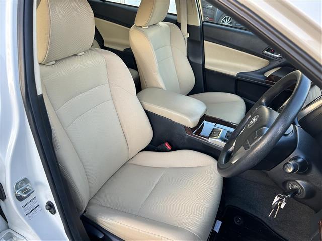 マークX 250G Fパッケージ 純正ナビ フルセグTV Bluetooth ビルトインETC 純正アルミホイール付スタッドレス車載 バックカメラ オートライト 純正フロアマット 横滑り防止機能 電動格納ミラー ドアバイザー(27枚目)