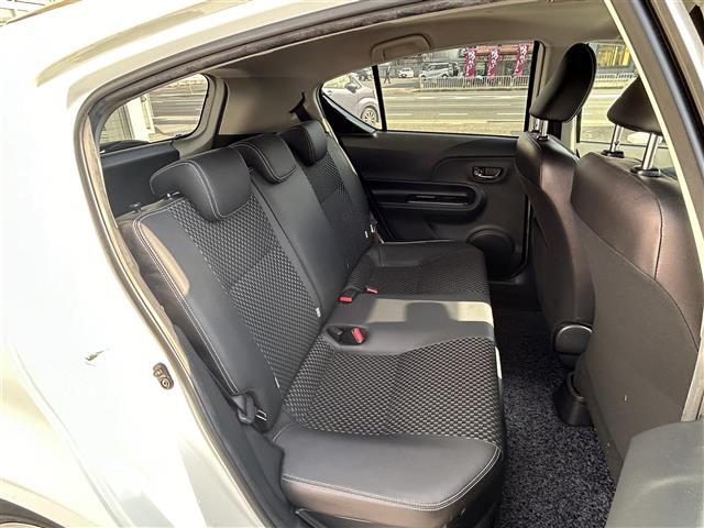 アクア X-アーバン 禁煙車 AM FM CD USB AUX ETC LEDヘッドライト オートライト 純正フロアマット 純正16インチアルミホイール ハーフレザーシート(18枚目)