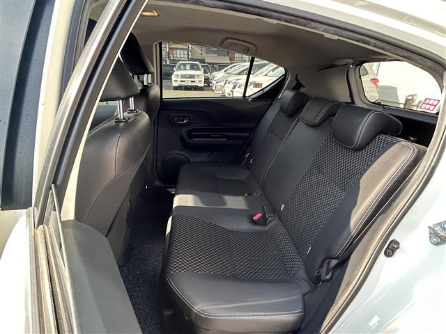 アクア X-アーバン 禁煙車 AM FM CD USB AUX ETC LEDヘッドライト オートライト 純正フロアマット 純正16インチアルミホイール ハーフレザーシート(20枚目)