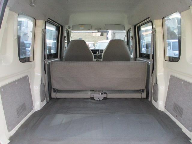 スクラム 欧州バス仕様 車検令和8年2月 走行98100キロ パープルベージュツートンカラー タイミングチェーン フルフラットシート 両側スライドドア ヘッドライトレベライザー FM AMラジオ ゴムマット(9枚目)