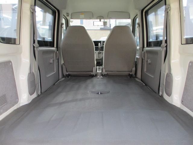 スクラム 欧州バス仕様 車検令和8年2月 走行98100キロ パープルベージュツートンカラー タイミングチェーン フルフラットシート 両側スライドドア ヘッドライトレベライザー FM AMラジオ ゴムマット(10枚目)