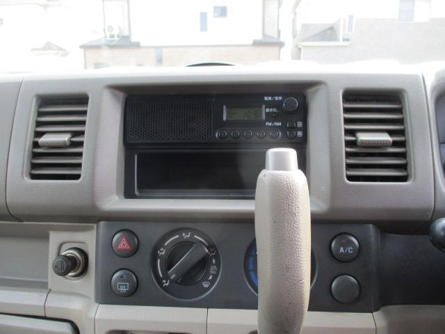 スクラム 欧州バス仕様 車検令和8年2月 走行98100キロ パープルベージュツートンカラー タイミングチェーン フルフラットシート 両側スライドドア ヘッドライトレベライザー FM AMラジオ ゴムマット(11枚目)