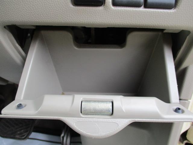 スクラム 欧州バス仕様 車検令和8年2月 走行98100キロ パープルベージュツートンカラー タイミングチェーン フルフラットシート 両側スライドドア ヘッドライトレベライザー FM AMラジオ ゴムマット(16枚目)