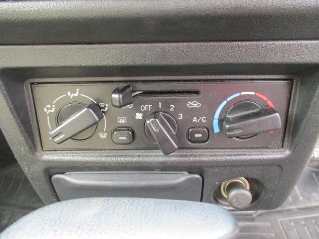 パジェロミニ ＶＲ　車検整備付　４ＷＤ　ターボ　修復歴なし　ターボタイマー　ＬＥＤヘッドライト　フォグランプ　キーレスエントリー　背面タイヤ　ドアバイザー　パワーウィンドウ　ＣＤデッキ　ＦＭ　ＡＭ　フロアマット　ＡＢＳ（12枚目）