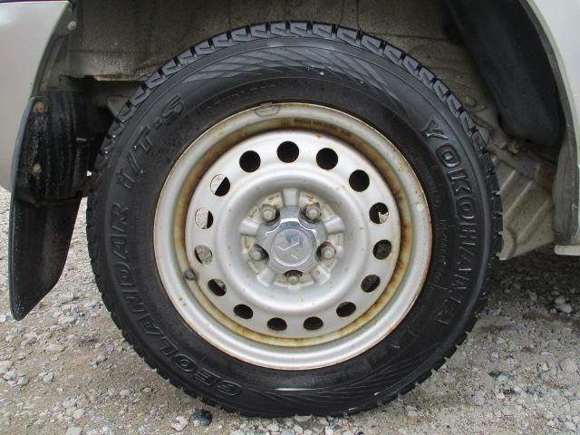 パジェロミニ ＶＲ　車検整備付　４ＷＤ　ターボ　修復歴なし　ターボタイマー　ＬＥＤヘッドライト　フォグランプ　キーレスエントリー　背面タイヤ　ドアバイザー　パワーウィンドウ　ＣＤデッキ　ＦＭ　ＡＭ　フロアマット　ＡＢＳ（31枚目）