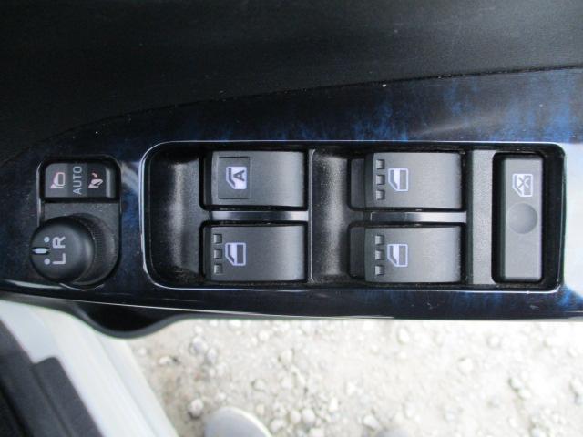 安くても保証のついた車が欲しい！納車までの間、出来れば代車が欲しい！即日乗って帰りたい！などなど！（＾＾）！お客様のご要望はさまざまだと思いますが、出来る限りお客様のご要望に沿ったお取引を心掛けます！