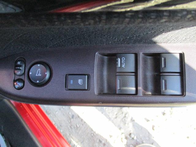 Ｎ－ＯＮＥ プレミアム・Ｌパッケージ　車検整備付き　２トンカラー　ナビ　地デジＴＶ　バックカメラ　ＣＤ　ＤＶＤ　ＥＴＣ　ＨＩＤライト　フォグランプ　１４インチアルミ　スマートキー＆プッシュスタート　電格ドアミラー　ドアバイザー　横滑り防止（25枚目）