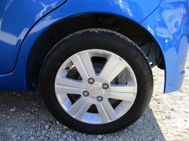 ステラ カスタムＲリミテッド　車検整備付き　ナビ　Ｂｌｕｅｔｏｏｔｈオーディオ再生接続　ＣＤ　ＤＶＤ　ＥＴＣ　ＨＩＤヘッドライト　フォグランプ　スマートキー　１４インチアルミ　ドアバイザー　プライバシーガラス　リアスポイラー（17枚目）