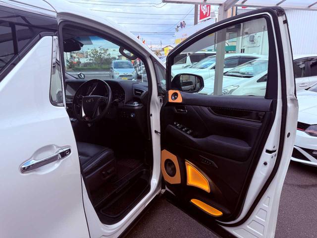 アルファードハイブリッド SR Cパッケージ 4WD/フルエアロ/サンルーフ/黒革/ALPINE11インチナビ・Fダウンモニター/フルセグ/Bカメラ/両側パワスラ/Pバックドア/クルコン/Cセンサー/Pシート/シートヒーター/前後ドラレコ/ETC(21枚目)