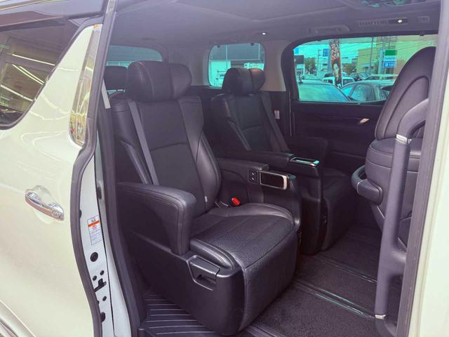 アルファードハイブリッド SR Cパッケージ 4WD/フルエアロ/サンルーフ/黒革/ALPINE11インチナビ・Fダウンモニター/フルセグ/Bカメラ/両側パワスラ/Pバックドア/クルコン/Cセンサー/Pシート/シートヒーター/前後ドラレコ/ETC(26枚目)