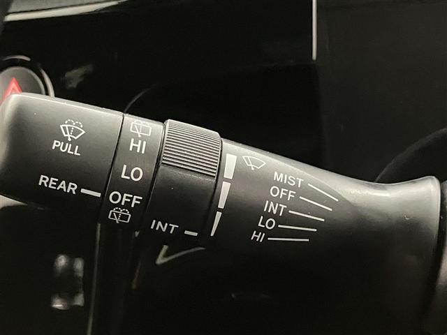 アクア G GRスポーツ・17インチパッケージ プリクラ Bモニター 1オーナー車 ナビTV スマートキー&プッシュスタート フルセグテレビ キーレス 記録簿 クルコン DVD再生 盗難防止システム AW ETC ABS オートエアコン エアバッグ(15枚目)