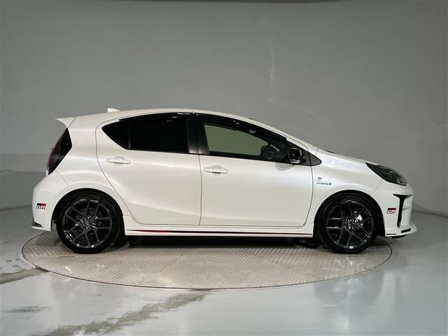 アクア Ｇ　ＧＲスポーツ・１７インチパッケージ　プリクラ　Ｂモニター　１オーナー車　ナビＴＶ　スマートキー＆プッシュスタート　フルセグテレビ　キーレス　記録簿　クルコン　ＤＶＤ再生　盗難防止システム　ＡＷ　ＥＴＣ　ＡＢＳ　オートエアコン　エアバッグ（3枚目）