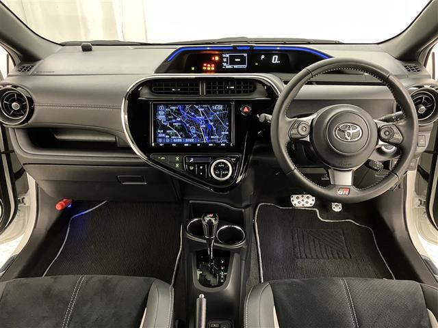 アクア Ｇ　ＧＲスポーツ・１７インチパッケージ　プリクラ　Ｂモニター　１オーナー車　ナビＴＶ　スマートキー＆プッシュスタート　フルセグテレビ　キーレス　記録簿　クルコン　ＤＶＤ再生　盗難防止システム　ＡＷ　ＥＴＣ　ＡＢＳ　オートエアコン　エアバッグ（5枚目）