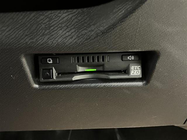 アクア Ｇ　ＧＲスポーツ・１７インチパッケージ　プリクラ　Ｂモニター　１オーナー車　ナビＴＶ　スマートキー＆プッシュスタート　フルセグテレビ　キーレス　記録簿　クルコン　ＤＶＤ再生　盗難防止システム　ＡＷ　ＥＴＣ　ＡＢＳ　オートエアコン　エアバッグ（14枚目）