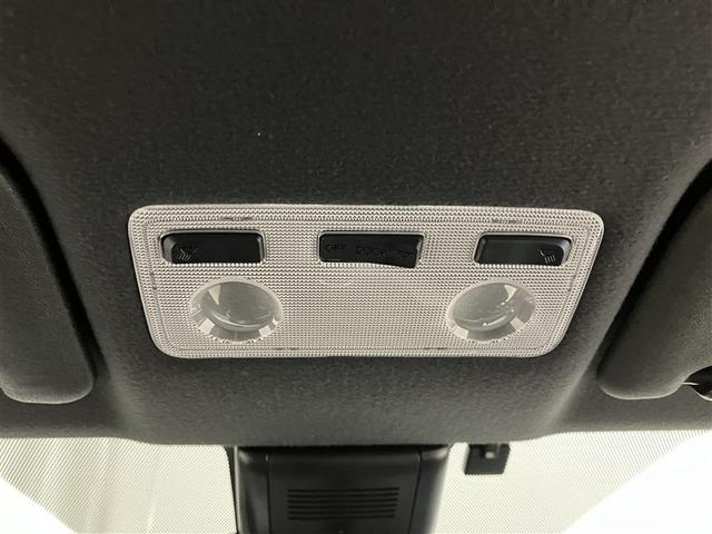 アクア Ｇ　ＧＲスポーツ・１７インチパッケージ　プリクラ　Ｂモニター　１オーナー車　ナビＴＶ　スマートキー＆プッシュスタート　フルセグテレビ　キーレス　記録簿　クルコン　ＤＶＤ再生　盗難防止システム　ＡＷ　ＥＴＣ　ＡＢＳ　オートエアコン　エアバッグ（25枚目）