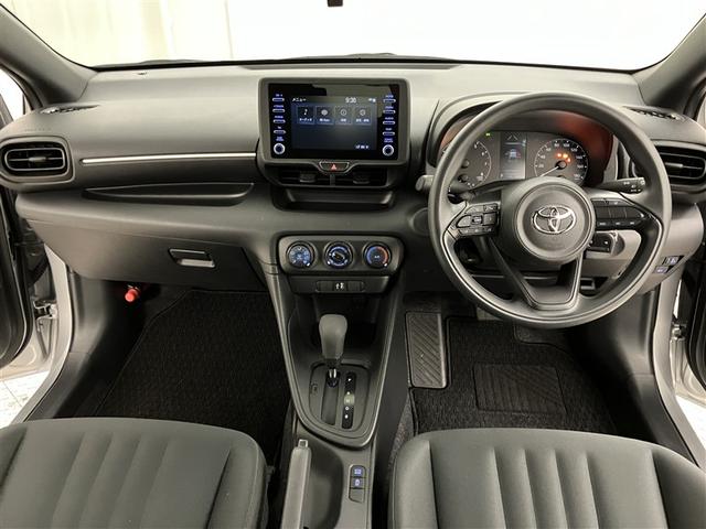 ヤリス X PCS 横滑り防止装置付き 記録簿有 ワイヤレスキー バックガイドモニター 盗難防止 サイドエアバック エアコン Wエアバッグ パワーウインドウ パワステ 運転席エアバッグ 1オーナー ABS(5枚目)