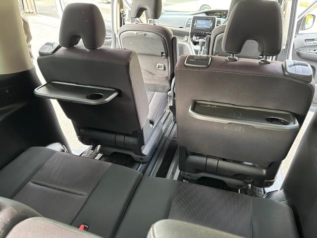 セレナ ハイウェイスターG 自社販売 自社買取車 ツーオーナー車 衝突安全ボディ 衝突時被害軽減システム 8人乗り ナビゲーション ETC 全周囲カメラ 両側電動スライドドア ハイブリッド車 ウォークスルー フルフラット(22枚目)