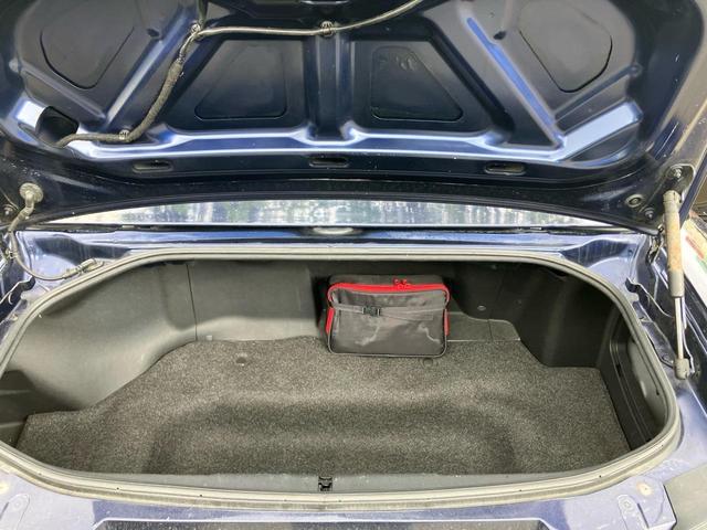 ロードスター ＶＳ　ＲＨＴ　キーレス　純正アルミ　社外オーディオ　純正レザーシート　６ＡＴ　ＥＴＣ　電動オープン　純正ディスチャージヘッドライト　パドルシフト（28枚目）