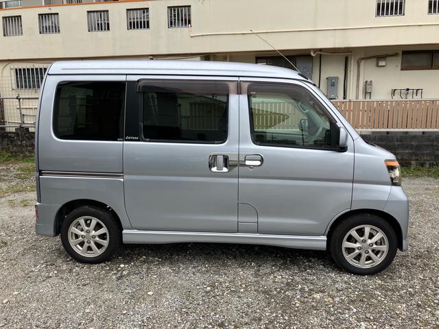 ヘッドライトは純正ハロゲンバルブとなります。ＨＩＤ・ＬＥＤ化につきましては別途工賃となりますが、仕様変更可能です！