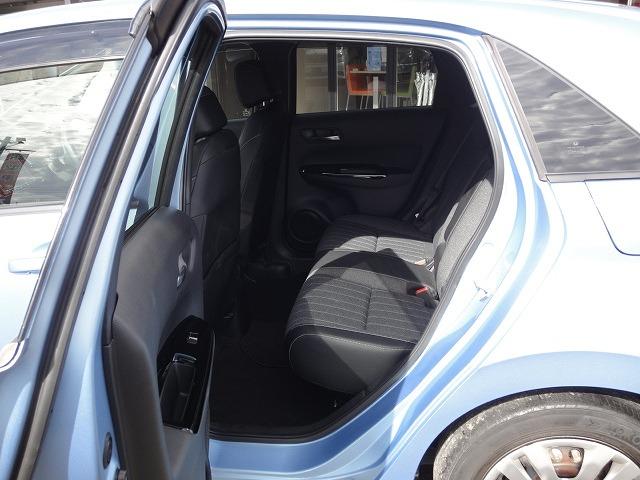 フィット e:HEVホーム 【修復歴なし】【保証あり】純正8インチナビ Bluetooth対応 Bカメラ ETC ドライブレコーダー前後 USBポート 衝突軽減ブレーキ 追従式オートクルーズ 保証書 取説 スペアキー有(11枚目)