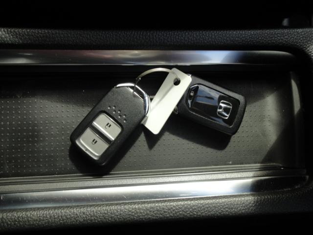 フィット ホーム 只今商品化中のためご来店の際は事前にご連絡お願いいたします。【修復歴なし】【保証あり】純正ナビ Bカメラ ETC(10枚目)