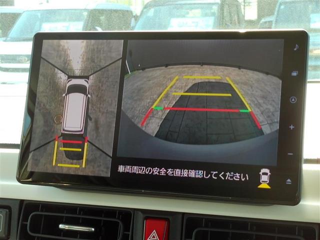 パノラミックビューモニター付きです。車両を上から見たような映像をディスプレイオーディオ画面に表示。運転席からの目視だけでは見にくい、車両周辺の状況をリアルタイムでしっかり確認できます。