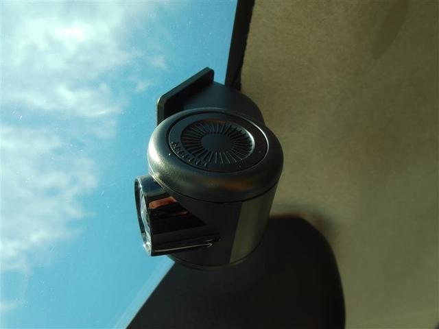 万が一のトラブルのときにも役に立つドライブレコーダーを装備しています。側面衝突や幅寄せ・割り込み対策に!