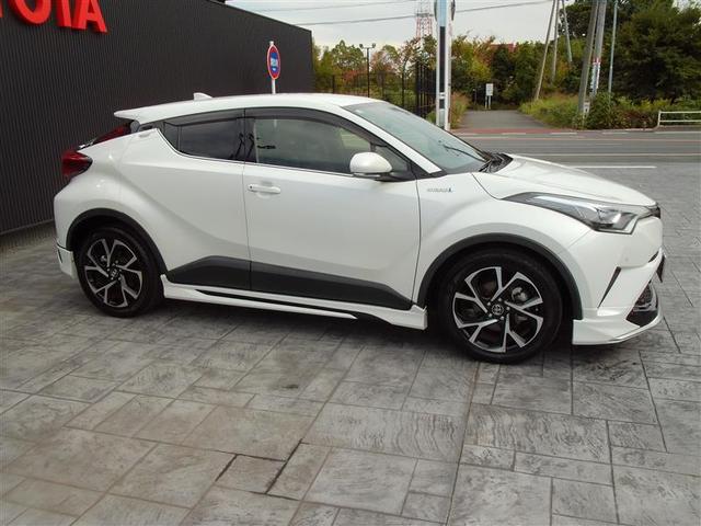 Ｃ－ＨＲ Ｇ　ハーフ革　ＴＳＳ　ワンオナ　エアロ　ＤＶＤ再生可　定期点検記録簿　ＬＥＤヘッド　バックモニタ　イモビライザー　ナビ＆ＴＶ　ＥＴＣ付　キーフリーシステム　スマキー　横滑り防止機能　クルーズＣ　エアバッグ（6枚目）