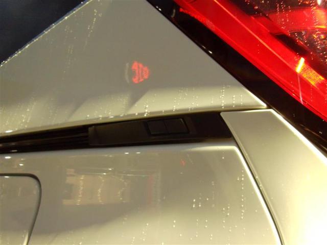 後ろが狭くてもサッと積める。途中で止められる安心のバックドア。後ろの駐車スペースが狭い時に重宝しますよ♪