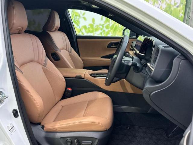 クラウンスポーツ 4WD Z ガラスルーフ/モデリスタエアロ/ディスプレイオーディオ+ナビ12.3インチ/デジタルインナーミラー/トヨタセーフティセンス/シートヒーター 前席/パノラミックビューモニター 衝突被害軽減システム(4枚目)