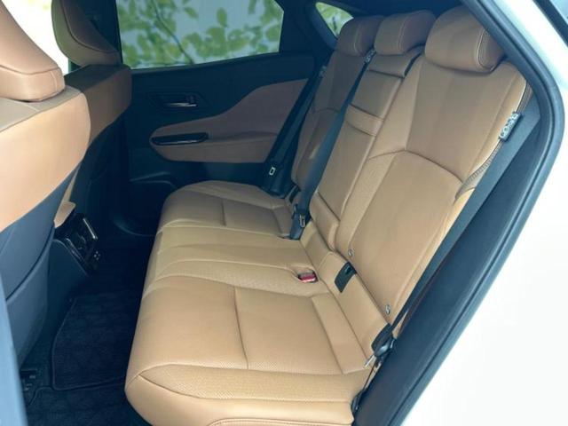 クラウンスポーツ 4WD Z ガラスルーフ/モデリスタエアロ/ディスプレイオーディオ+ナビ12.3インチ/デジタルインナーミラー/トヨタセーフティセンス/シートヒーター 前席/パノラミックビューモニター 衝突被害軽減システム(7枚目)