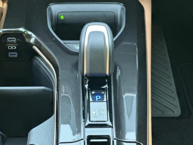 クラウンスポーツ 4WD Z ガラスルーフ/モデリスタエアロ/ディスプレイオーディオ+ナビ12.3インチ/デジタルインナーミラー/トヨタセーフティセンス/シートヒーター 前席/パノラミックビューモニター 衝突被害軽減システム(18枚目)