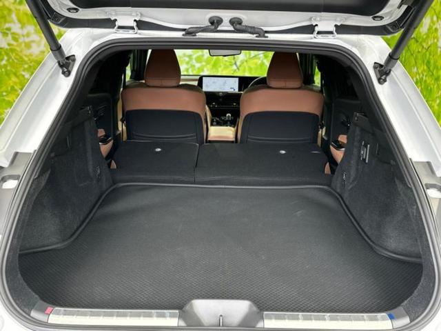 クラウンスポーツ 4WD Z ガラスルーフ/モデリスタエアロ/ディスプレイオーディオ+ナビ12.3インチ/デジタルインナーミラー/トヨタセーフティセンス/シートヒーター 前席/パノラミックビューモニター 衝突被害軽減システム(19枚目)