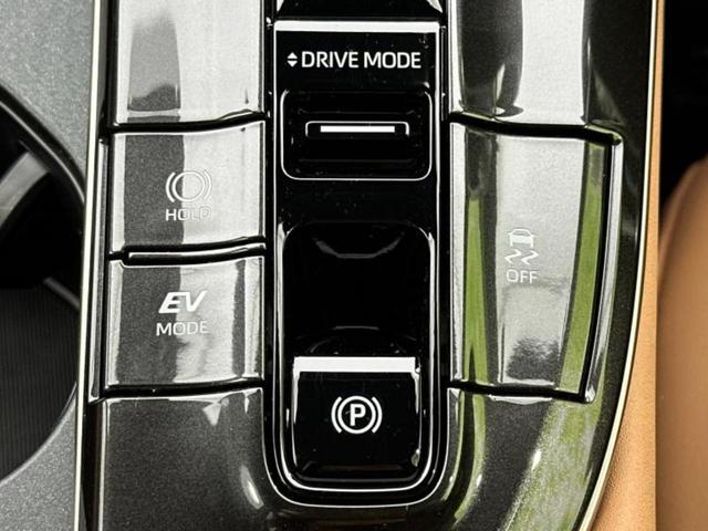 クラウンスポーツ 4WD Z ガラスルーフ/モデリスタエアロ/ディスプレイオーディオ+ナビ12.3インチ/デジタルインナーミラー/トヨタセーフティセンス/シートヒーター 前席/パノラミックビューモニター 衝突被害軽減システム(26枚目)