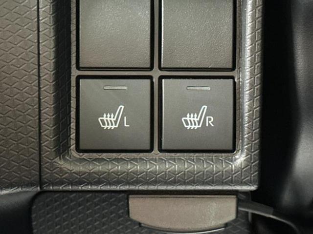 WECARSでは各商談席に大型モニターをご用意しております!見やすい大画面でゆったりと全国の在庫をご覧いただけます!是非ご来店お待ちしております!