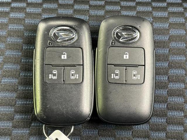 WECARSの展示場では実際に見て、触ってお車をお選びいただけます!知識の豊富な営業スタッフが様々なカーライフをご提案いたします!