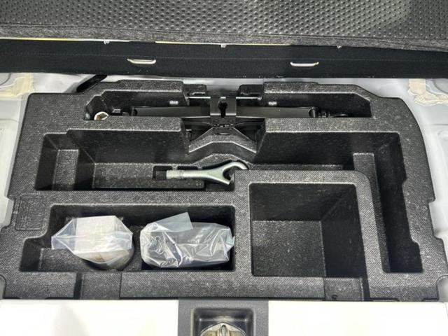 ＷＥＣＡＲＳでは各商談席に大型モニターをご用意しております！見やすい大画面でゆったりと全国の在庫をご覧いただけます！是非ご来店お待ちしております！