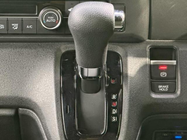 N-BOXカスタム ターボ 新品タイヤ/保証書/純正 9インチ ナビ/ホンダセンシング/両側電動スライドドア/シートヒーター 前席/マルチビューカメラシステム/車線逸脱防止支援システム/シート ハーフレザー ターボ バックカメラ(18枚目)