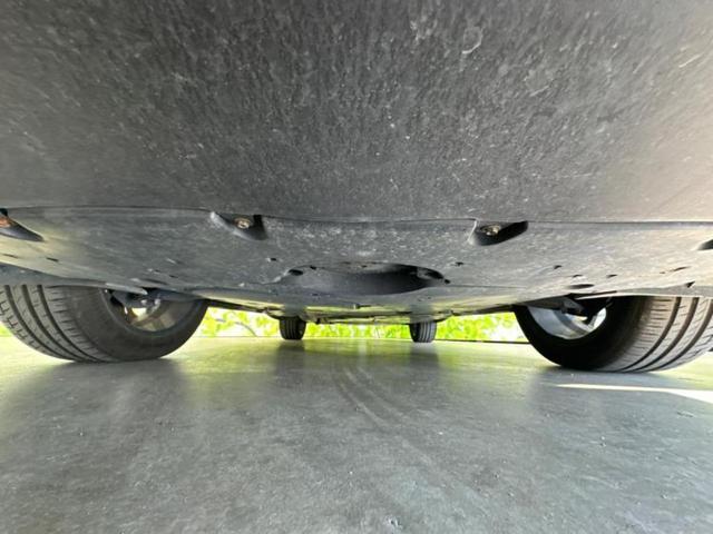 ハリアーハイブリッド Ｚレザーパッケージ　ガラスルーフ／モデリスタエアロ／ＪＢＬ／ディスプレイオーディオ＋ナビ１２．３インチ／デジタルインナーミラー／トヨタセーフティセンス／シートヒーター　前席／パノラミックビューモニター　全周囲カメラ（47枚目）