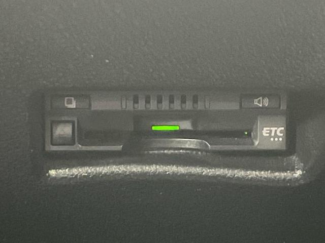 シエンタ Ｇクエロ　新品タイヤ／保証書／純正　９インチ　ＳＤナビ／衝突安全装置／両側電動スライドドア／パノラミックビューモニター／車線逸脱防止支援システム／シート　ハーフレザー／ヘッドランプ　ＬＥＤ　衝突被害軽減システム（18枚目）