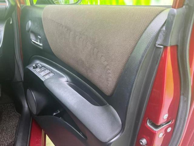 シエンタ Ｇクエロ　新品タイヤ／保証書／純正　９インチ　ＳＤナビ／衝突安全装置／両側電動スライドドア／パノラミックビューモニター／車線逸脱防止支援システム／シート　ハーフレザー／ヘッドランプ　ＬＥＤ　衝突被害軽減システム（21枚目）