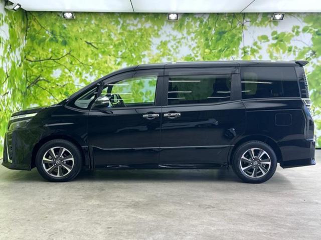 ヴォクシー ＺＳキラメキ２　純正　９インチ　ＳＤナビ／トヨタセーフティセンス／両側電動スライドドア／車線逸脱防止支援システム／パーキングアシスト　バックガイド／ドライブレコーダー　社外／ヘッドランプ　ＬＥＤ　衝突被害軽減システム（2枚目）