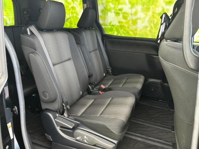 ヴォクシー ＺＳキラメキ２　純正　９インチ　ＳＤナビ／トヨタセーフティセンス／両側電動スライドドア／車線逸脱防止支援システム／パーキングアシスト　バックガイド／ドライブレコーダー　社外／ヘッドランプ　ＬＥＤ　衝突被害軽減システム（5枚目）