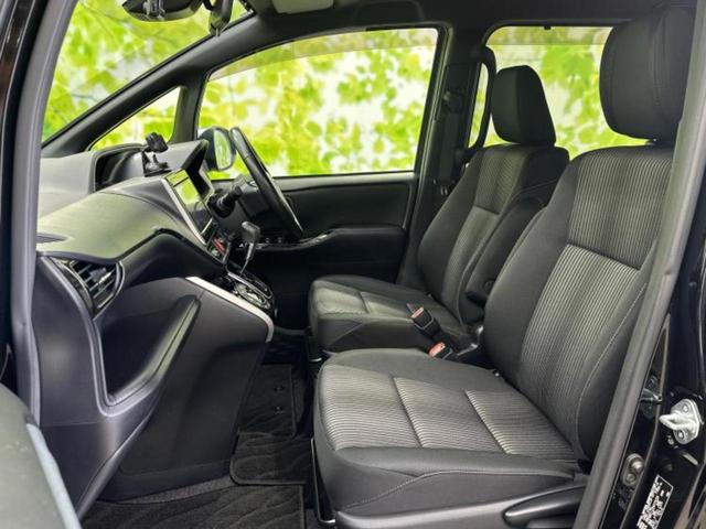 ヴォクシー ＺＳキラメキ２　純正　９インチ　ＳＤナビ／トヨタセーフティセンス／両側電動スライドドア／車線逸脱防止支援システム／パーキングアシスト　バックガイド／ドライブレコーダー　社外／ヘッドランプ　ＬＥＤ　衝突被害軽減システム（7枚目）