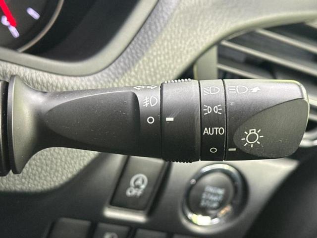 ヴォクシー ＺＳキラメキ２　純正　９インチ　ＳＤナビ／トヨタセーフティセンス／両側電動スライドドア／車線逸脱防止支援システム／パーキングアシスト　バックガイド／ドライブレコーダー　社外／ヘッドランプ　ＬＥＤ　衝突被害軽減システム（15枚目）