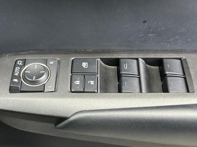 ＷＥＣＡＲＳでは各商談席に大型モニターをご用意しております！見やすい大画面でゆったりと全国の在庫をご覧いただけます！是非ご来店お待ちしております！