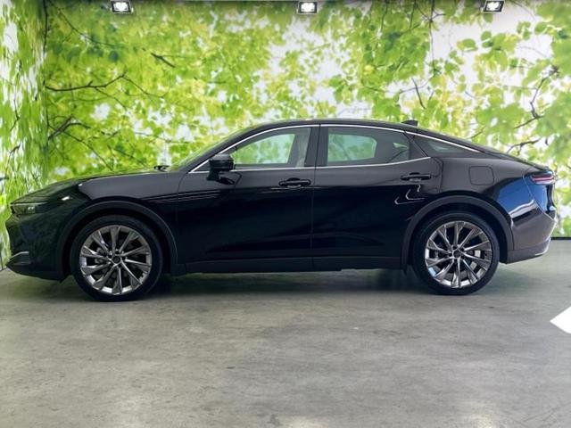 クラウンクロスオーバー 4WD Gアドバンスドレザーパッケージ 新品タイヤ/保証書/ディスプレイオーディオ+ナビ/デジタルインナーミラー/スマートアシスト(トヨタ・ダイハツ)/エアーシート 前席/パノラミックビューモニター/車線逸脱防止支援システム 革シート(2枚目)