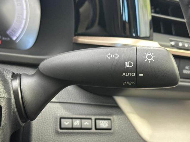 クラウンクロスオーバー 4WD Gアドバンスドレザーパッケージ 新品タイヤ/保証書/ディスプレイオーディオ+ナビ/デジタルインナーミラー/スマートアシスト(トヨタ・ダイハツ)/エアーシート 前席/パノラミックビューモニター/車線逸脱防止支援システム 革シート(16枚目)